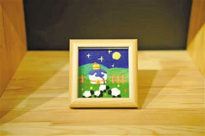 方寸之間見北疆 文創(chuàng)小店里的圖文設(shè)計(jì)與邊疆風(fēng)情